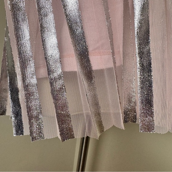 NWT ANTHROPOLOGIE Metallic Pleated Top w/ Ruffle Cap Sleeves PINK-SILVER /MEDIUM - Picture 6 of 16